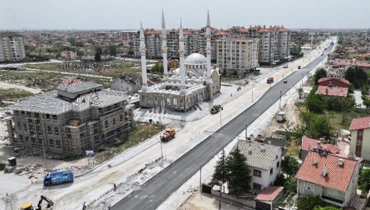 Başkan Altay: “Küçük Aymanas Caddesi’nde sıcak asfalt çalışmasına başladık”