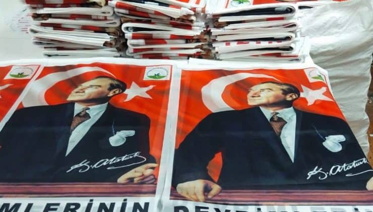 Bursa Osmangazi’den vatandaşlara Türk bayrağı
